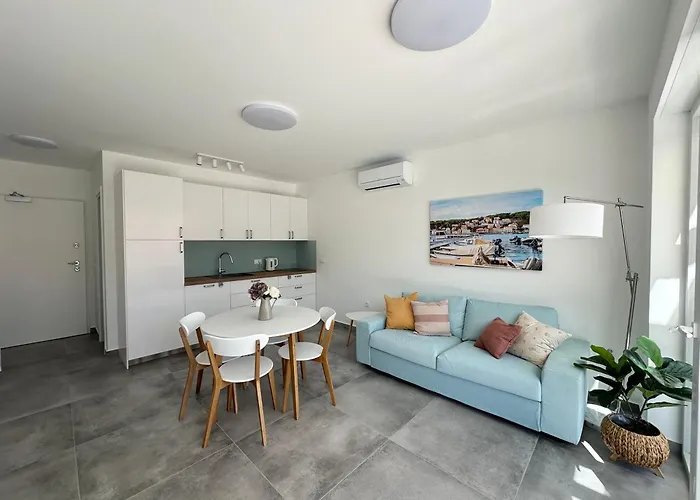 Blue Bay نيغيزيني